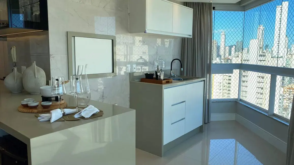 Apartamento com 3 quartos à venda, 136m2 em Centro, Balneario Camboriu - SC - imagem 6 Foto 6 de Apartamento com 3 quartos à venda, 136m2 em Centro, Balneario Camboriu - SC