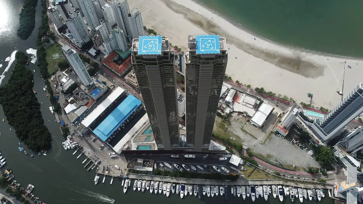 Apartamento com 4 quartos à venda, 265m2 em Balneario Camboriu - SC - imagem 2 Foto 2 de Apartamento com 4 quartos à venda, 265m2 em Balneario Camboriu - SC