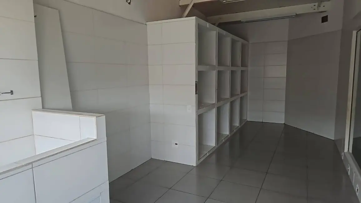 Loja para alugar, 130m2 em Santa Felicidade, Curitiba - PR - imagem 7 Foto 7 de Loja para alugar, 130m2 em Santa Felicidade, Curitiba - PR