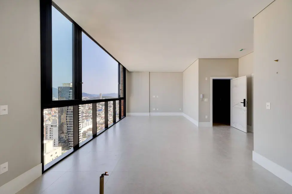 Foto 3 de Apartamento com 4 quartos à venda, 135m2 em Centro, Balneario Camboriu - SC