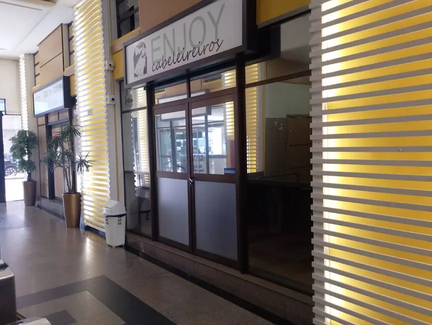 Foto 1 de Loja à venda, 143m2 em Centro, Curitiba - PR