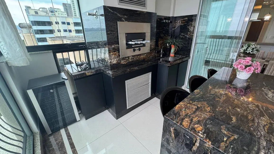 Foto 5 de Apartamento com 4 quartos à venda, 158m2 em Meia Praia, Itapema - SC