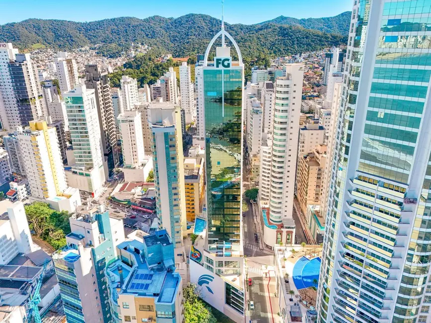 Apartamento com 4 quartos à venda, 151m2 em Pioneiros, Balneario Camboriu - SC - imagem 1 Foto 1 de Apartamento com 4 quartos à venda, 151m2 em Pioneiros, Balneario Camboriu - SC