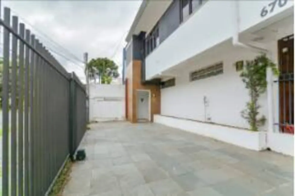 Sala Comercial para alugar, 190m2 em Alto da Rua XV, Curitiba - PR - imagem 3 Foto 3 de Sala Comercial para alugar, 190m2 em Alto da Rua XV, Curitiba - PR