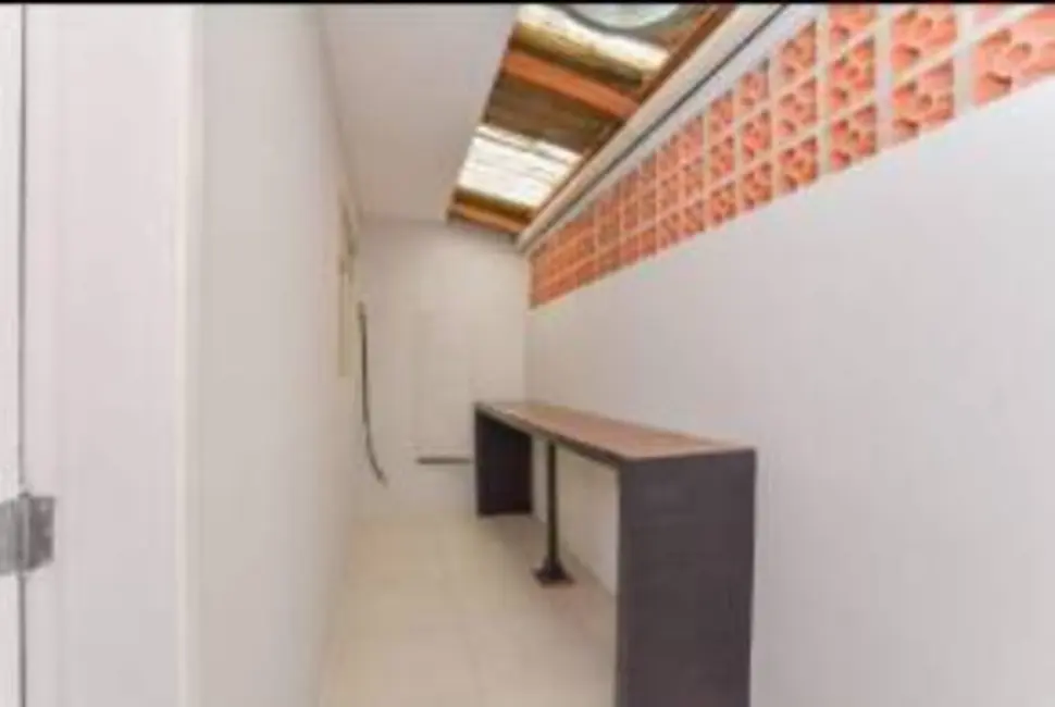 Sala Comercial para alugar, 190m2 em Alto da Rua XV, Curitiba - PR - imagem 4 Foto 4 de Sala Comercial para alugar, 190m2 em Alto da Rua XV, Curitiba - PR