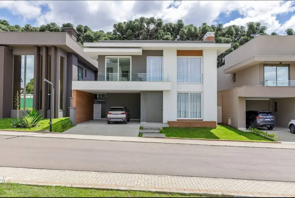 Casa à venda, 400m2 em Curitiba - PR - imagem 2 Foto 2 de Casa à venda, 400m2 em Curitiba - PR