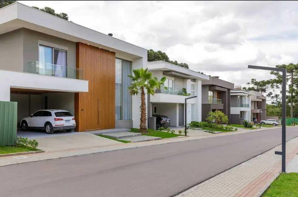 Casa à venda, 400m2 em Curitiba - PR - imagem 4 Foto 4 de Casa à venda, 400m2 em Curitiba - PR