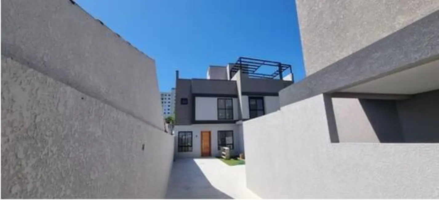 Foto 2 de Casa à venda, 147m2 em Lindóia, Curitiba - PR