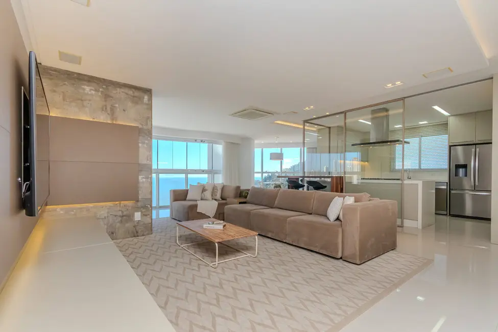 Apartamento com 4 quartos à venda, 237m2 em Centro, Balneario Camboriu - SC - imagem 2 Foto 2 de Apartamento com 4 quartos à venda, 237m2 em Centro, Balneario Camboriu - SC