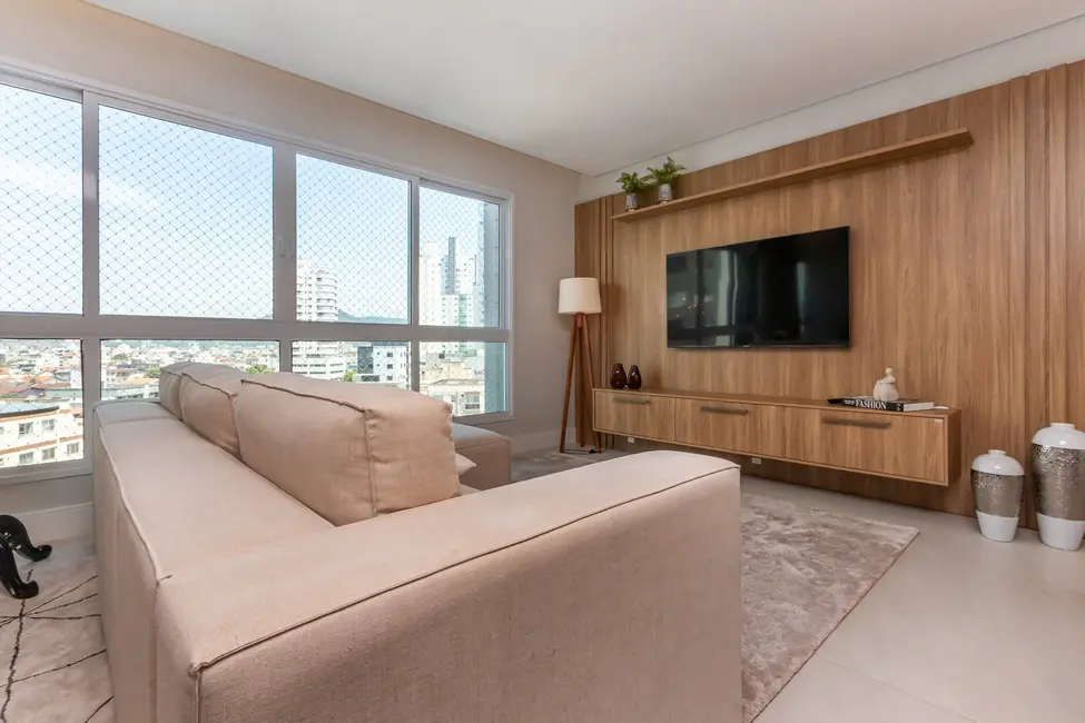 Apartamento com 4 quartos à venda, 132m2 em Centro, Balneario Camboriu - SC - imagem 3 Foto 3 de Apartamento com 4 quartos à venda, 132m2 em Centro, Balneario Camboriu - SC