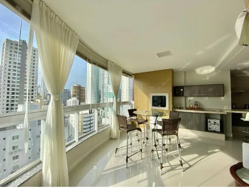 Foto 2 de Apartamento com 2 quartos para alugar, 100m2 em Centro, Balneario Camboriu - SC