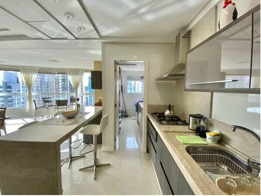 Apartamento com 2 quartos para alugar, 100m2 em Centro, Balneario Camboriu - SC - imagem 6 Foto 6 de Apartamento com 2 quartos para alugar, 100m2 em Centro, Balneario Camboriu - SC