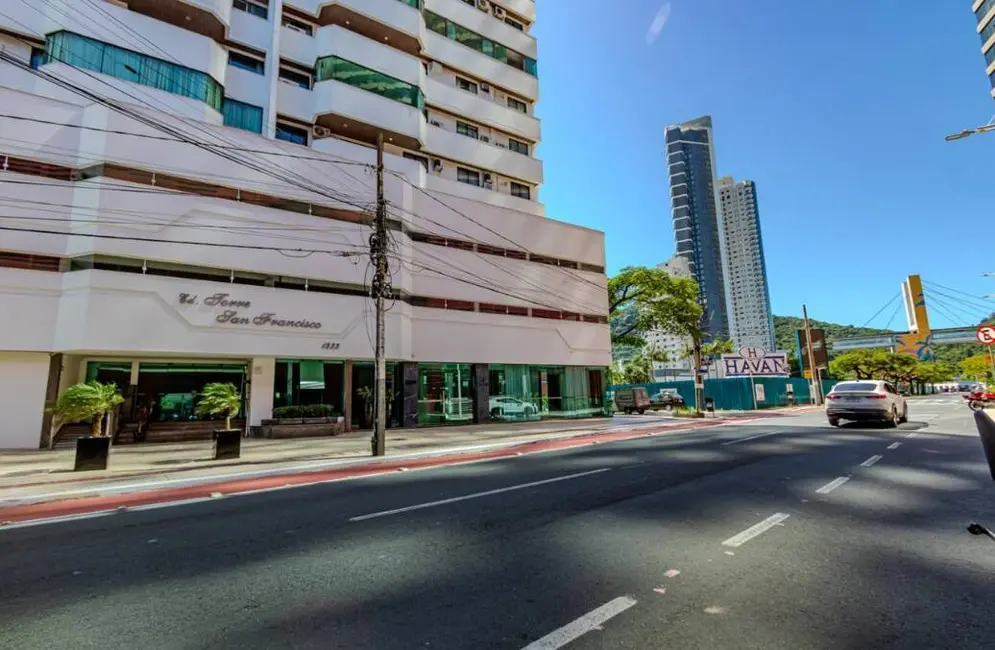 Foto 2 de Apartamento com 3 quartos para alugar, 100m2 em Centro, Balneario Camboriu - SC