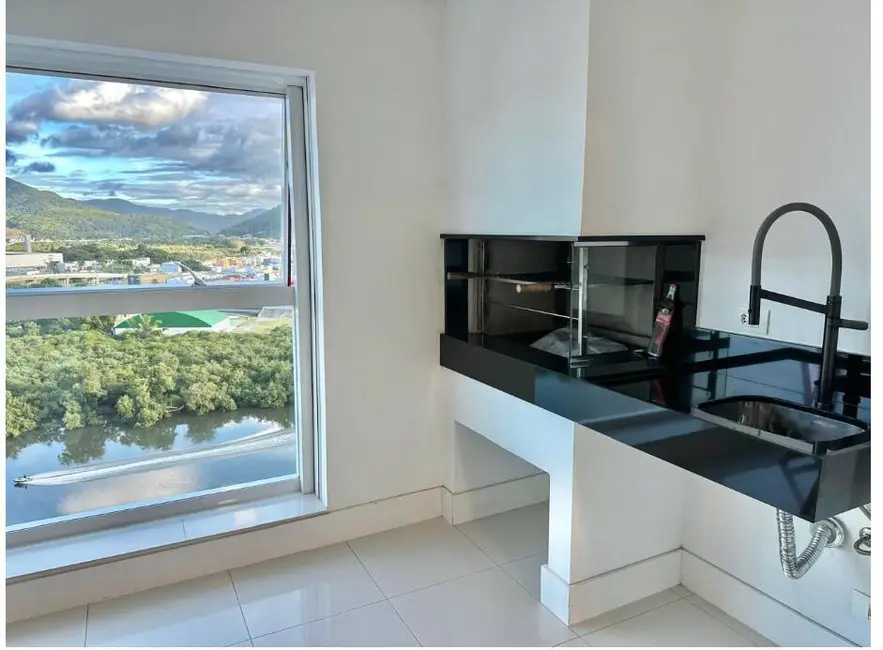 Apartamento para alugar, 119m2 em Centro, Balneario Camboriu - SC - imagem 4 Foto 4 de Apartamento para alugar, 119m2 em Centro, Balneario Camboriu - SC