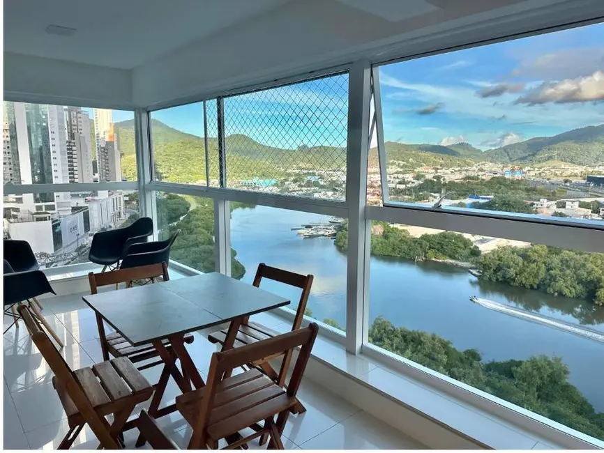 Apartamento para alugar, 119m2 em Centro, Balneario Camboriu - SC - imagem 5 Foto 5 de Apartamento para alugar, 119m2 em Centro, Balneario Camboriu - SC