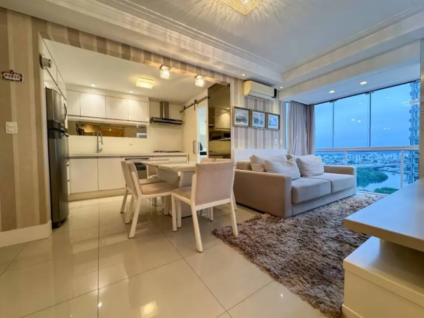 Apartamento com 2 quartos à venda, 74m2 em Centro, Balneario Camboriu - SC - imagem 6 Foto 6 de Apartamento com 2 quartos à venda, 74m2 em Centro, Balneario Camboriu - SC