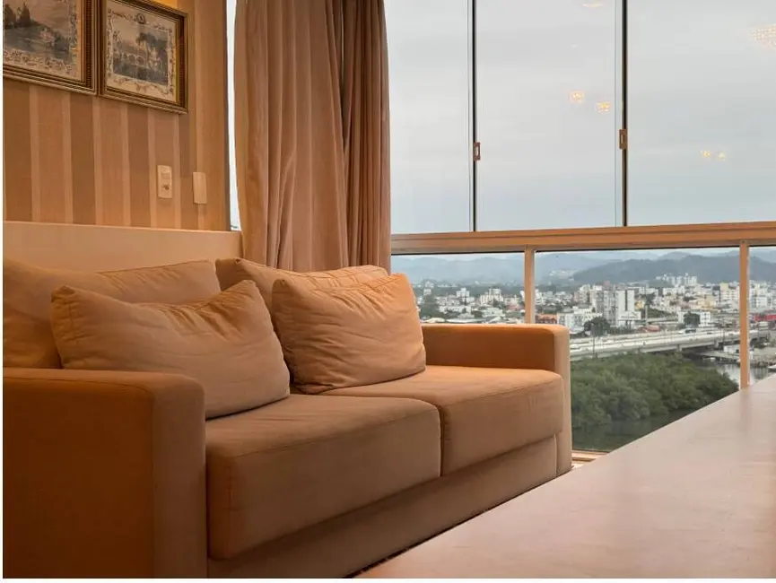Apartamento com 2 quartos à venda, 74m2 em Centro, Balneario Camboriu - SC - imagem 2 Foto 2 de Apartamento com 2 quartos à venda, 74m2 em Centro, Balneario Camboriu - SC