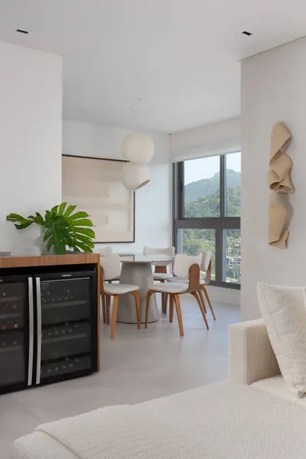 Apartamento com 3 quartos para alugar, 122m2 em Centro, Balneario Camboriu - SC - imagem 3 Foto 3 de Apartamento com 3 quartos para alugar, 122m2 em Centro, Balneario Camboriu - SC
