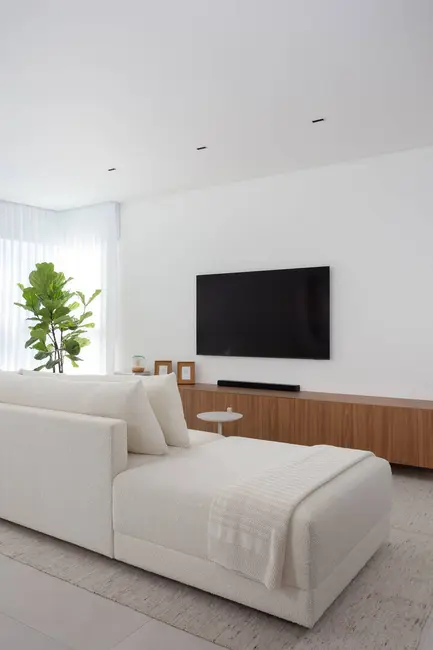 Apartamento com 3 quartos para alugar, 122m2 em Centro, Balneario Camboriu - SC - imagem 7 Foto 7 de Apartamento com 3 quartos para alugar, 122m2 em Centro, Balneario Camboriu - SC