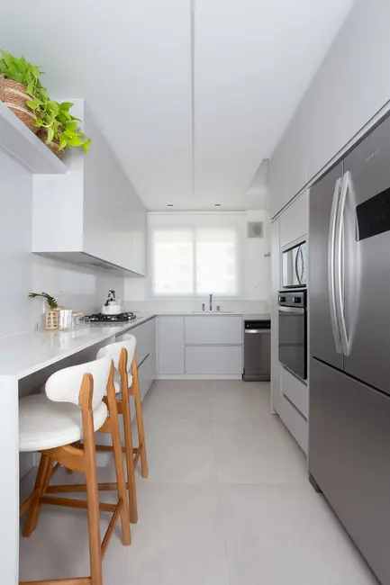 Apartamento com 3 quartos para alugar, 122m2 em Centro, Balneario Camboriu - SC - imagem 8 Foto 8 de Apartamento com 3 quartos para alugar, 122m2 em Centro, Balneario Camboriu - SC