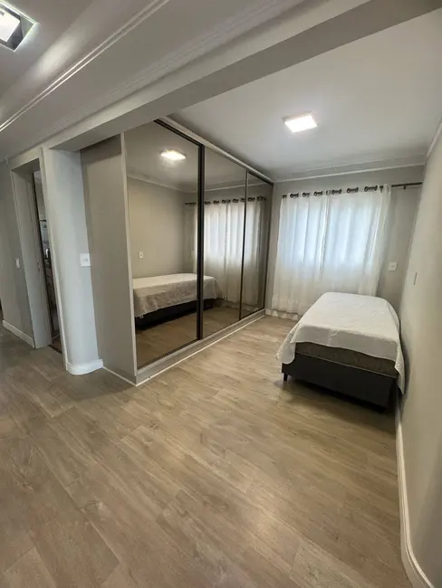 Apartamento com 3 quartos para alugar, 188m2 em Centro, Balneario Camboriu - SC - imagem 6 Foto 6 de Apartamento com 3 quartos para alugar, 188m2 em Centro, Balneario Camboriu - SC