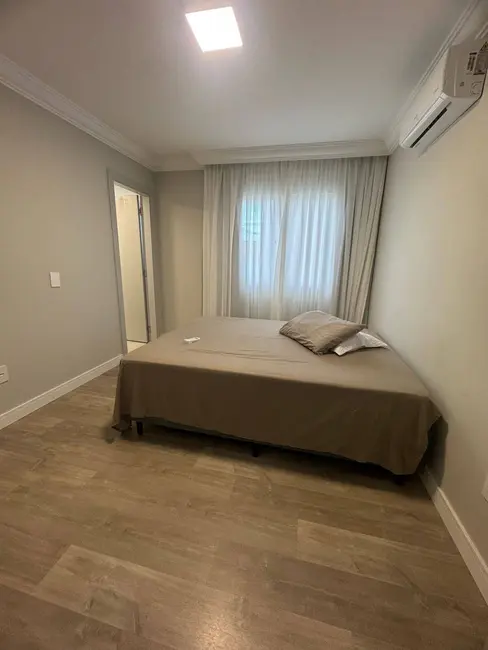 Apartamento com 3 quartos para alugar, 188m2 em Centro, Balneario Camboriu - SC - imagem 9 Foto 9 de Apartamento com 3 quartos para alugar, 188m2 em Centro, Balneario Camboriu - SC