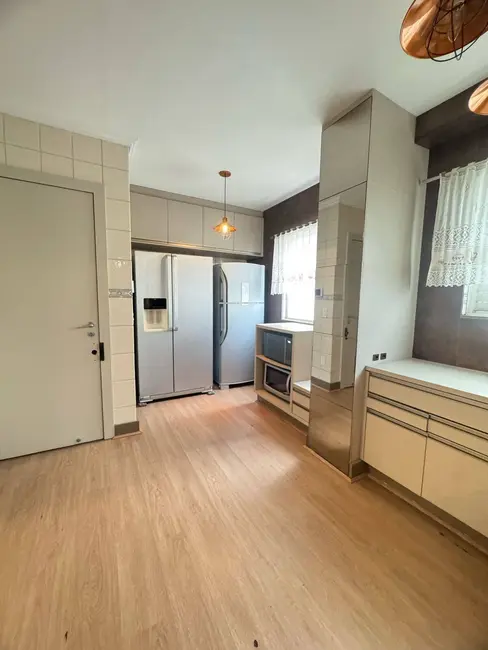 Apartamento com 3 quartos para alugar, 188m2 em Centro, Balneario Camboriu - SC - imagem 5 Foto 5 de Apartamento com 3 quartos para alugar, 188m2 em Centro, Balneario Camboriu - SC