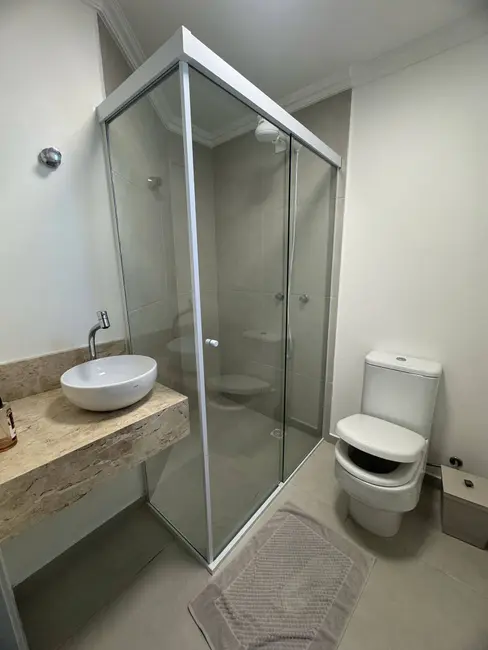 Apartamento com 3 quartos para alugar, 188m2 em Centro, Balneario Camboriu - SC - imagem 4 Foto 4 de Apartamento com 3 quartos para alugar, 188m2 em Centro, Balneario Camboriu - SC