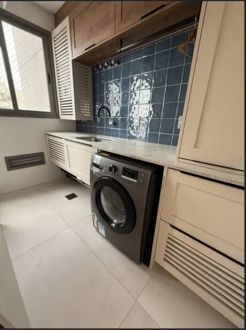 Apartamento com 3 quartos para alugar, 122m2 em Centro, Balneario Camboriu - SC - imagem 2 Foto 2 de Apartamento com 3 quartos para alugar, 122m2 em Centro, Balneario Camboriu - SC