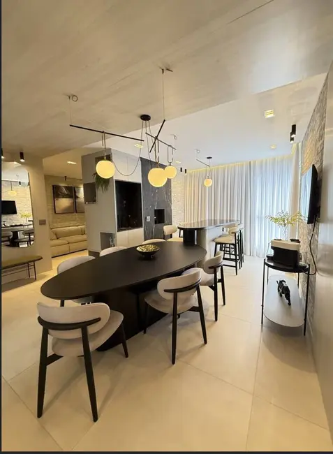 Apartamento com 3 quartos para alugar, 122m2 em Centro, Balneario Camboriu - SC - imagem 7 Foto 7 de Apartamento com 3 quartos para alugar, 122m2 em Centro, Balneario Camboriu - SC