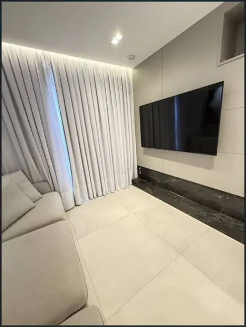 Apartamento com 3 quartos para alugar, 122m2 em Centro, Balneario Camboriu - SC - imagem 4 Foto 4 de Apartamento com 3 quartos para alugar, 122m2 em Centro, Balneario Camboriu - SC