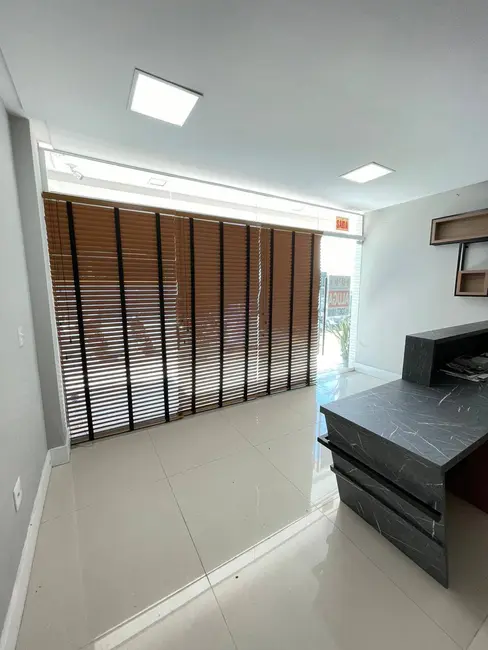 Sala Comercial para alugar, 59m2 em Centro, Balneario Camboriu - SC - imagem 4 Foto 4 de Sala Comercial para alugar, 59m2 em Centro, Balneario Camboriu - SC