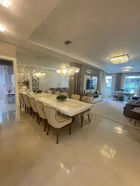 Apartamento com 3 quartos à venda, 139m2 em Centro, Balneario Camboriu - SC - imagem 8 Foto 8 de Apartamento com 3 quartos à venda, 139m2 em Centro, Balneario Camboriu - SC