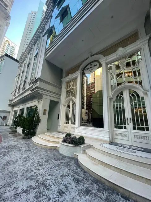 Apartamento com 3 quartos à venda, 139m2 em Centro, Balneario Camboriu - SC - imagem 2 Foto 2 de Apartamento com 3 quartos à venda, 139m2 em Centro, Balneario Camboriu - SC