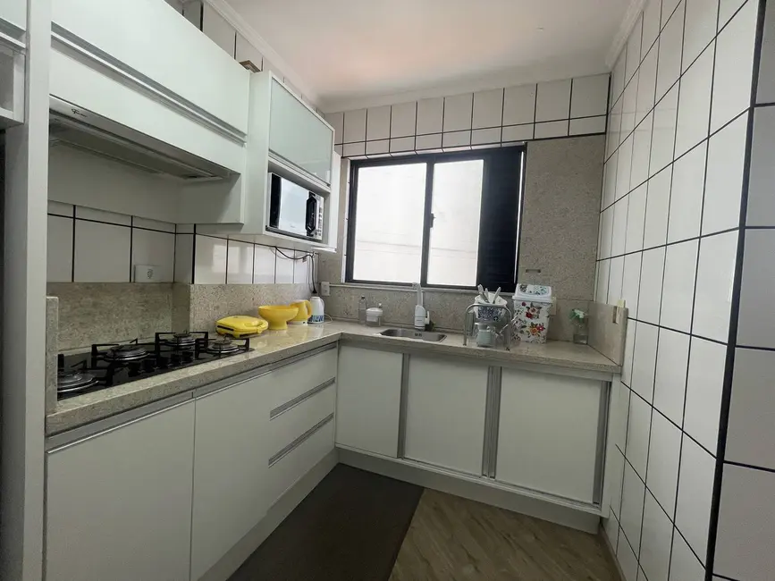Apartamento com 3 quartos para alugar, 100m2 em Centro, Balneario Camboriu - SC - imagem 9 Foto 9 de Apartamento com 3 quartos para alugar, 100m2 em Centro, Balneario Camboriu - SC