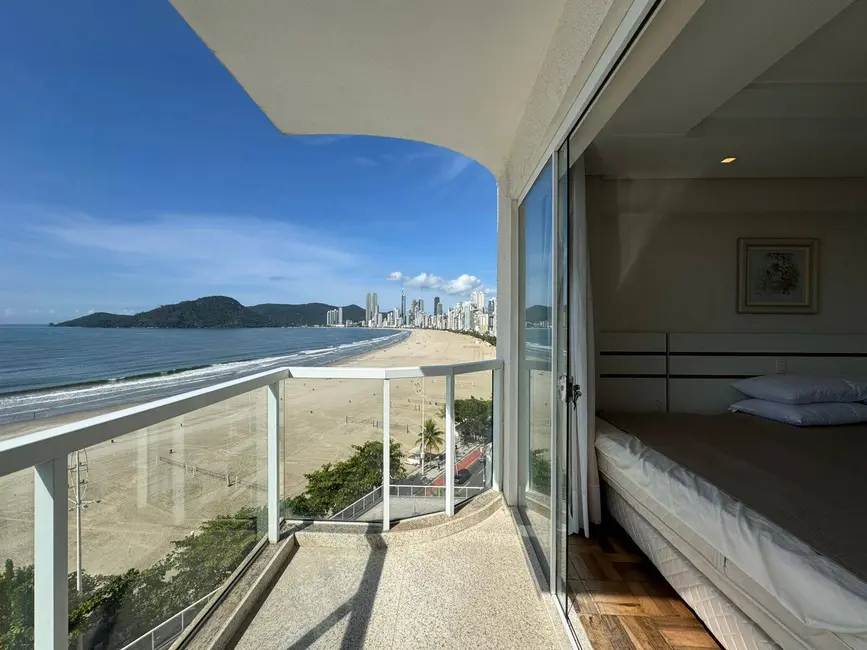 Apartamento com 3 quartos para alugar, 182m2 em Centro, Balneario Camboriu - SC - imagem 6 Foto 6 de Apartamento com 3 quartos para alugar, 182m2 em Centro, Balneario Camboriu - SC