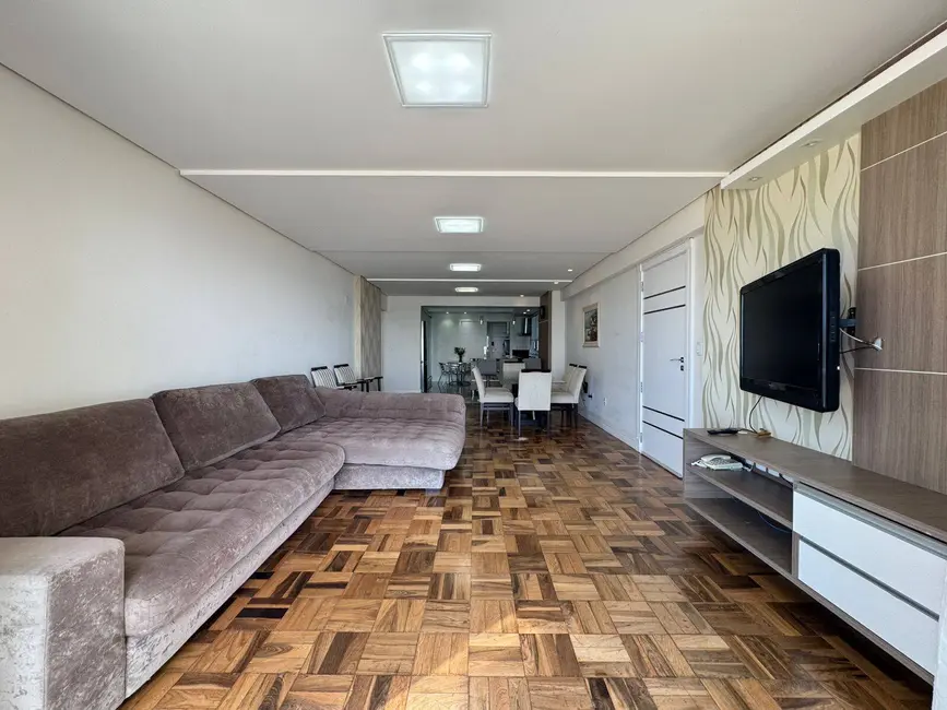 Apartamento com 3 quartos para alugar, 182m2 em Centro, Balneario Camboriu - SC - imagem 9 Foto 9 de Apartamento com 3 quartos para alugar, 182m2 em Centro, Balneario Camboriu - SC