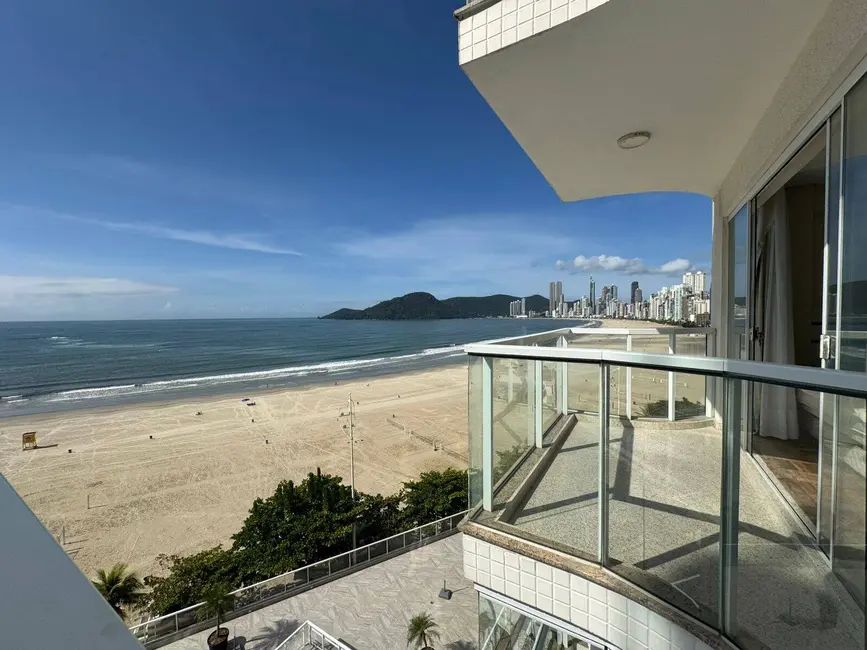 Apartamento com 3 quartos para alugar, 182m2 em Centro, Balneario Camboriu - SC - imagem 4 Foto 4 de Apartamento com 3 quartos para alugar, 182m2 em Centro, Balneario Camboriu - SC