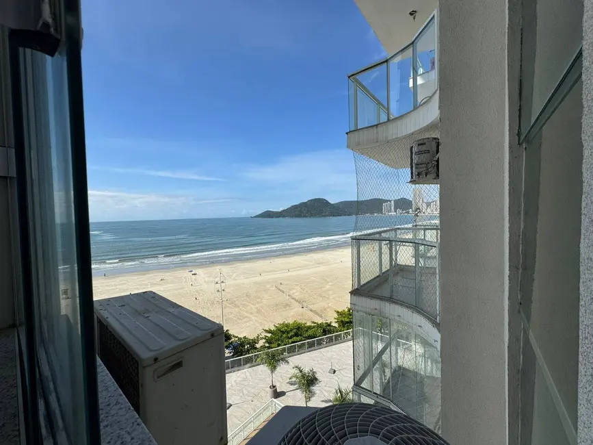 Apartamento com 3 quartos para alugar, 182m2 em Centro, Balneario Camboriu - SC - imagem 2 Foto 2 de Apartamento com 3 quartos para alugar, 182m2 em Centro, Balneario Camboriu - SC