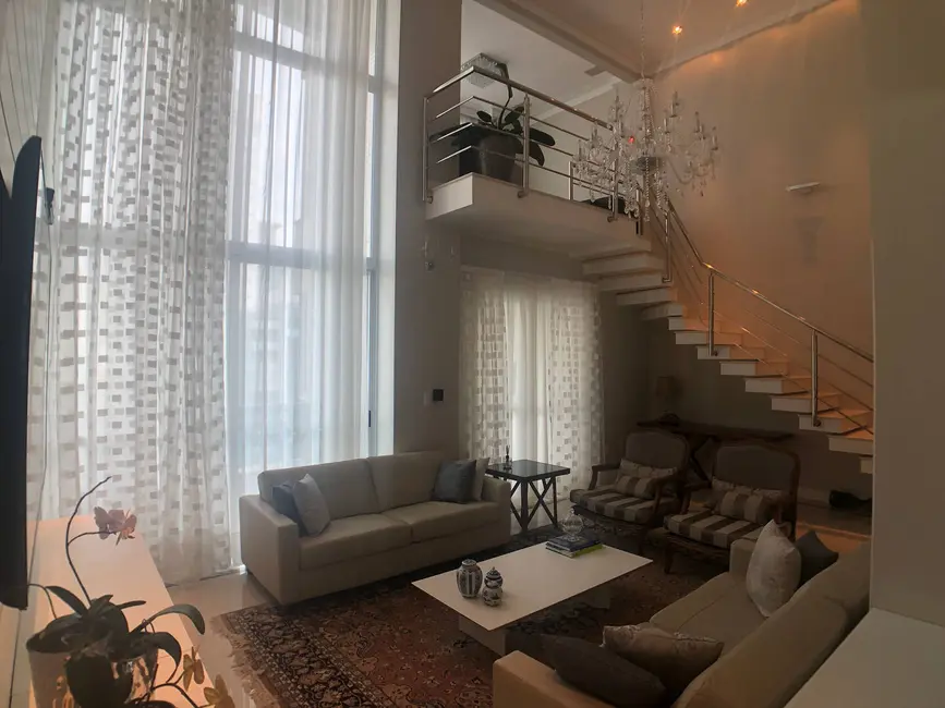 Apartamento com 3 quartos para alugar, 223m2 em Centro, Balneario Camboriu - SC - imagem 8 Foto 8 de Apartamento com 3 quartos para alugar, 223m2 em Centro, Balneario Camboriu - SC