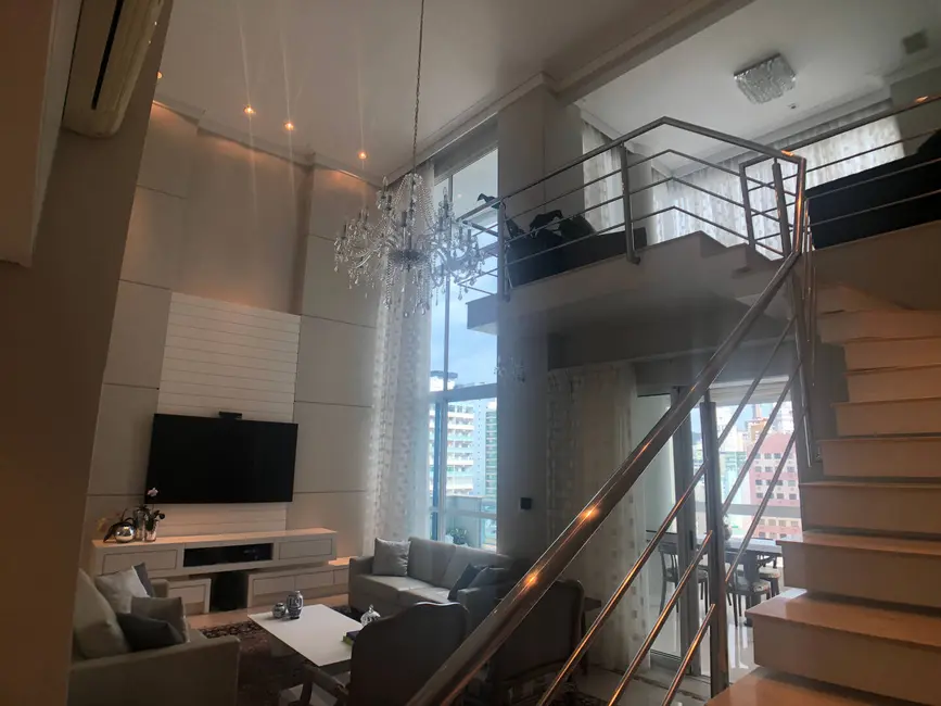 Apartamento com 3 quartos para alugar, 223m2 em Centro, Balneario Camboriu - SC - imagem 2 Foto 2 de Apartamento com 3 quartos para alugar, 223m2 em Centro, Balneario Camboriu - SC