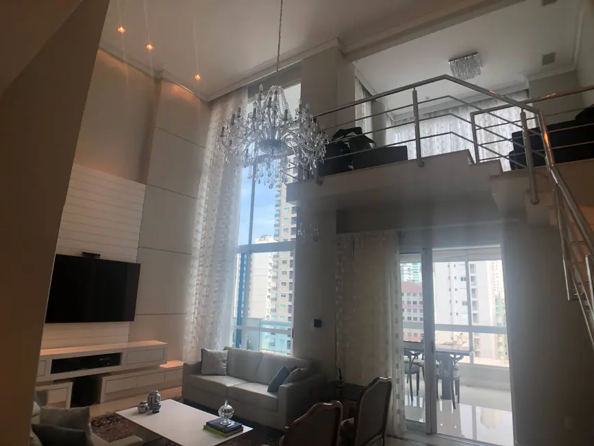 Apartamento com 3 quartos para alugar, 223m2 em Centro, Balneario Camboriu - SC - imagem 3 Foto 3 de Apartamento com 3 quartos para alugar, 223m2 em Centro, Balneario Camboriu - SC