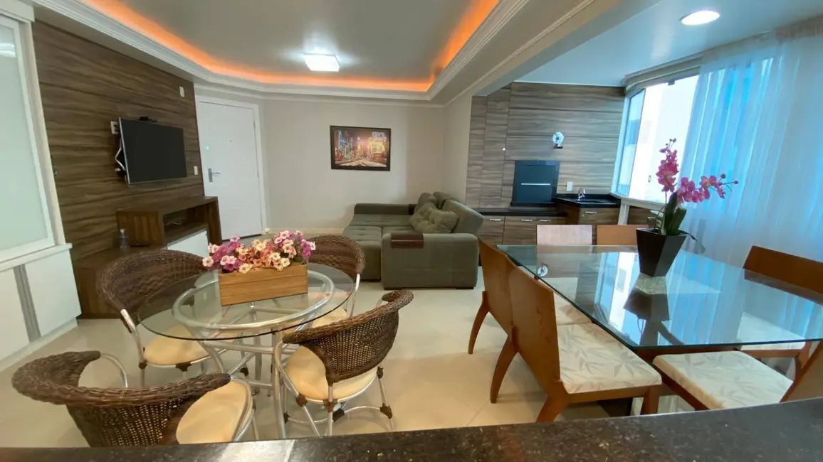 Apartamento com 3 quartos para alugar, 113m2 em Centro, Balneario Camboriu - SC - imagem 5 Foto 5 de Apartamento com 3 quartos para alugar, 113m2 em Centro, Balneario Camboriu - SC