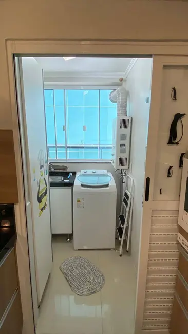 Apartamento com 3 quartos para alugar, 113m2 em Centro, Balneario Camboriu - SC - imagem 6 Foto 6 de Apartamento com 3 quartos para alugar, 113m2 em Centro, Balneario Camboriu - SC