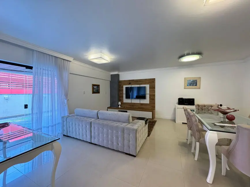 Foto 1 de Apartamento com 3 quartos para alugar, 234m2 em Centro, Balneario Camboriu - SC