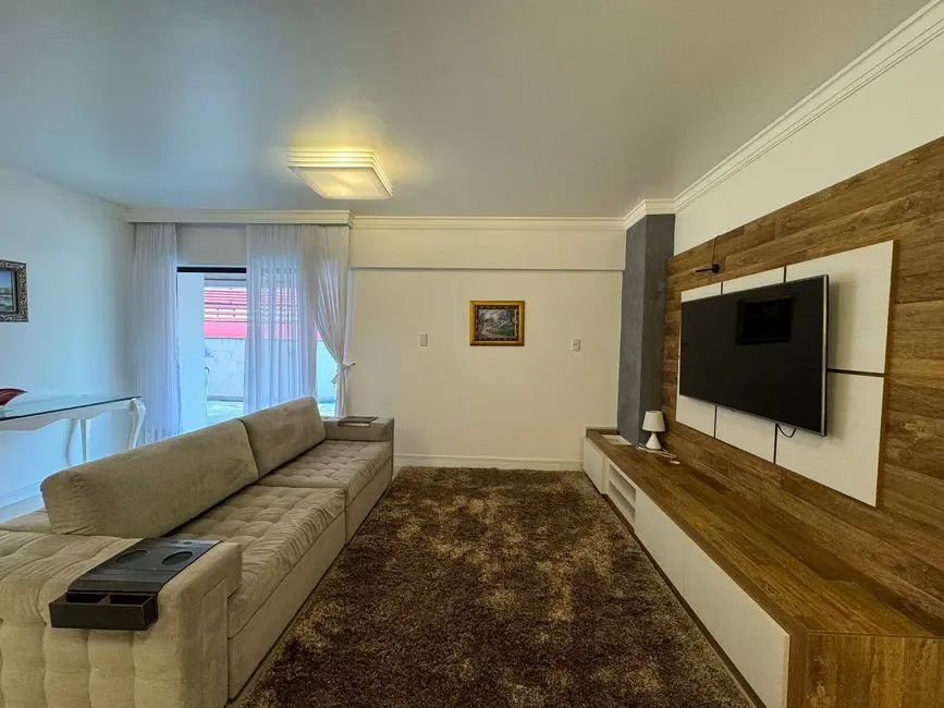 Foto 6 de Apartamento com 3 quartos para alugar, 234m2 em Centro, Balneario Camboriu - SC