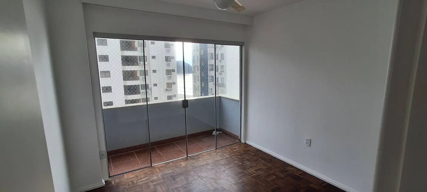 Apartamento com 4 quartos para alugar, 148m2 em Centro, Balneario Camboriu - SC - imagem 6 Foto 6 de Apartamento com 4 quartos para alugar, 148m2 em Centro, Balneario Camboriu - SC