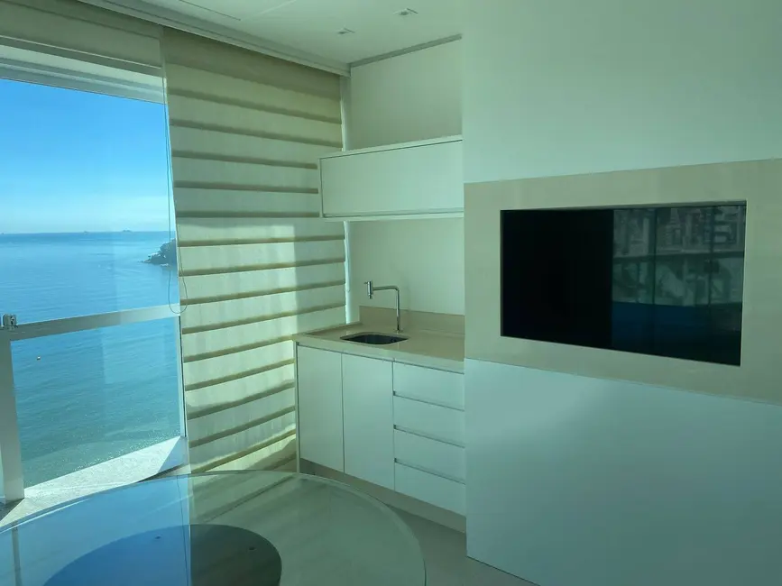 Apartamento com 3 quartos para alugar, 190m2 em Centro, Balneario Camboriu - SC - imagem 3 Foto 3 de Apartamento com 3 quartos para alugar, 190m2 em Centro, Balneario Camboriu - SC
