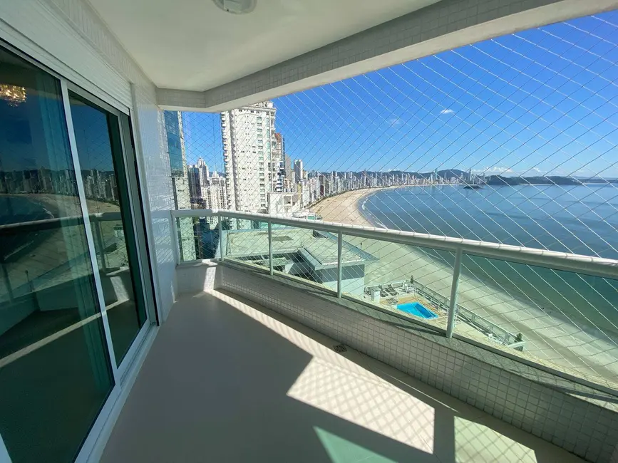 Apartamento com 3 quartos para alugar, 190m2 em Centro, Balneario Camboriu - SC - imagem 1 Foto 1 de Apartamento com 3 quartos para alugar, 190m2 em Centro, Balneario Camboriu - SC