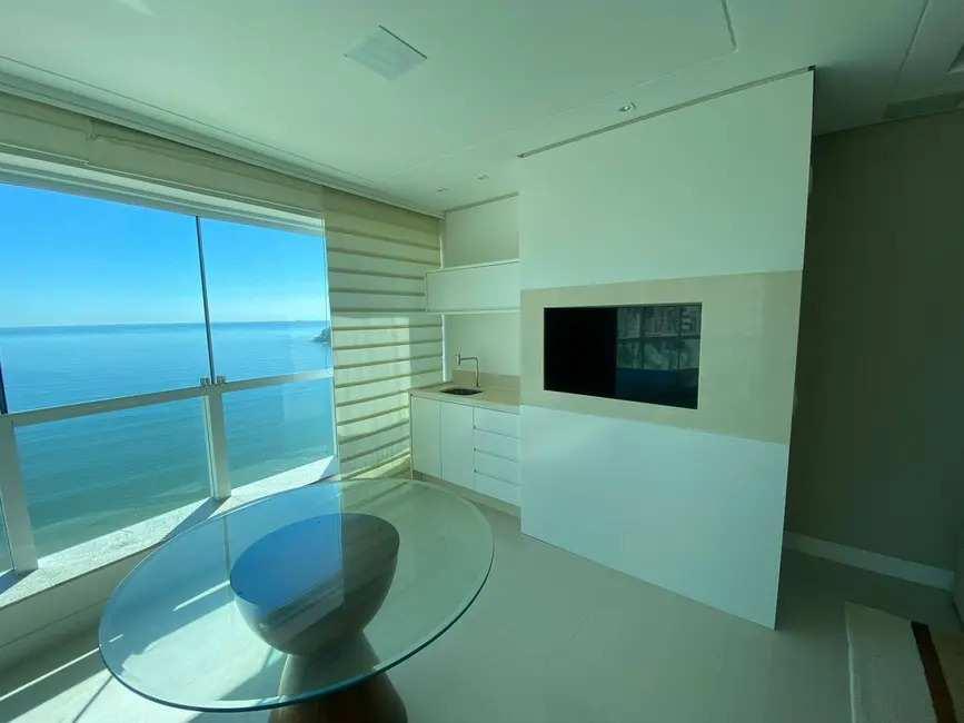 Apartamento com 3 quartos para alugar, 190m2 em Centro, Balneario Camboriu - SC - imagem 4 Foto 4 de Apartamento com 3 quartos para alugar, 190m2 em Centro, Balneario Camboriu - SC